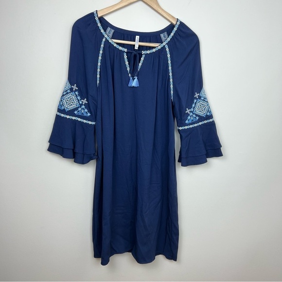 Southern Tide Embroidered Natalie Shift Dress - Picture 2 of 12